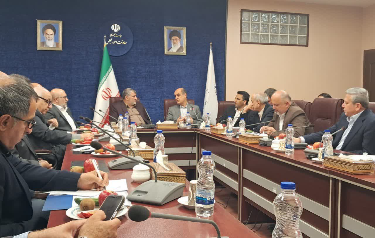 صنعت بیمه می تواند  نقش مهمی در حمایت از بازاریان رشت ایفا کند