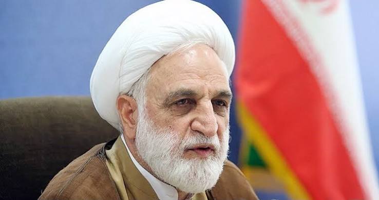 خبرنگار متعهد، هم‌سنگر رزمندگان پشت لانچر است