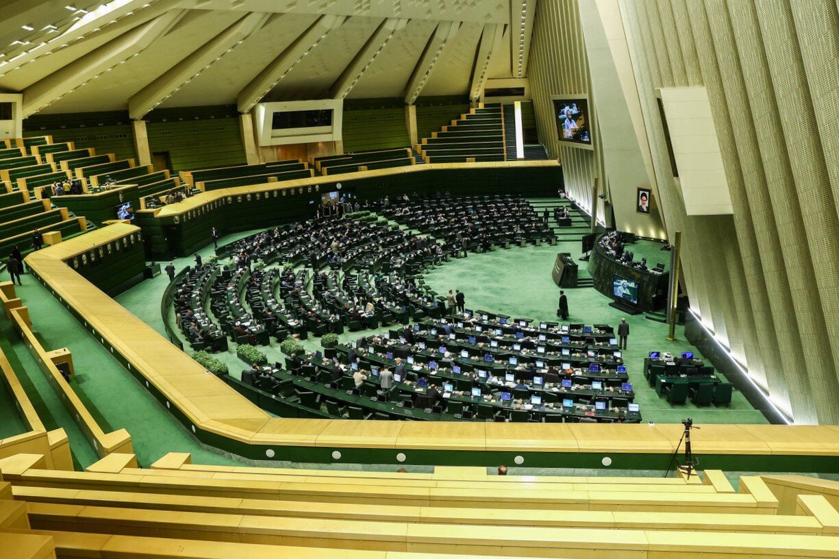 واشنگتن در برابر اراده ملت ایران عقب نشینی کرد