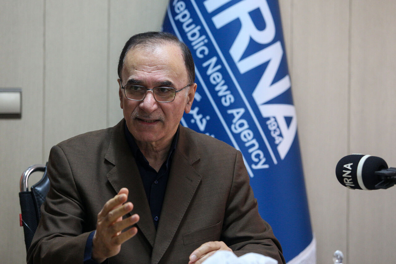 مسئولان قبلی و فعلی لطفا زیب دهانتان را بکشید!