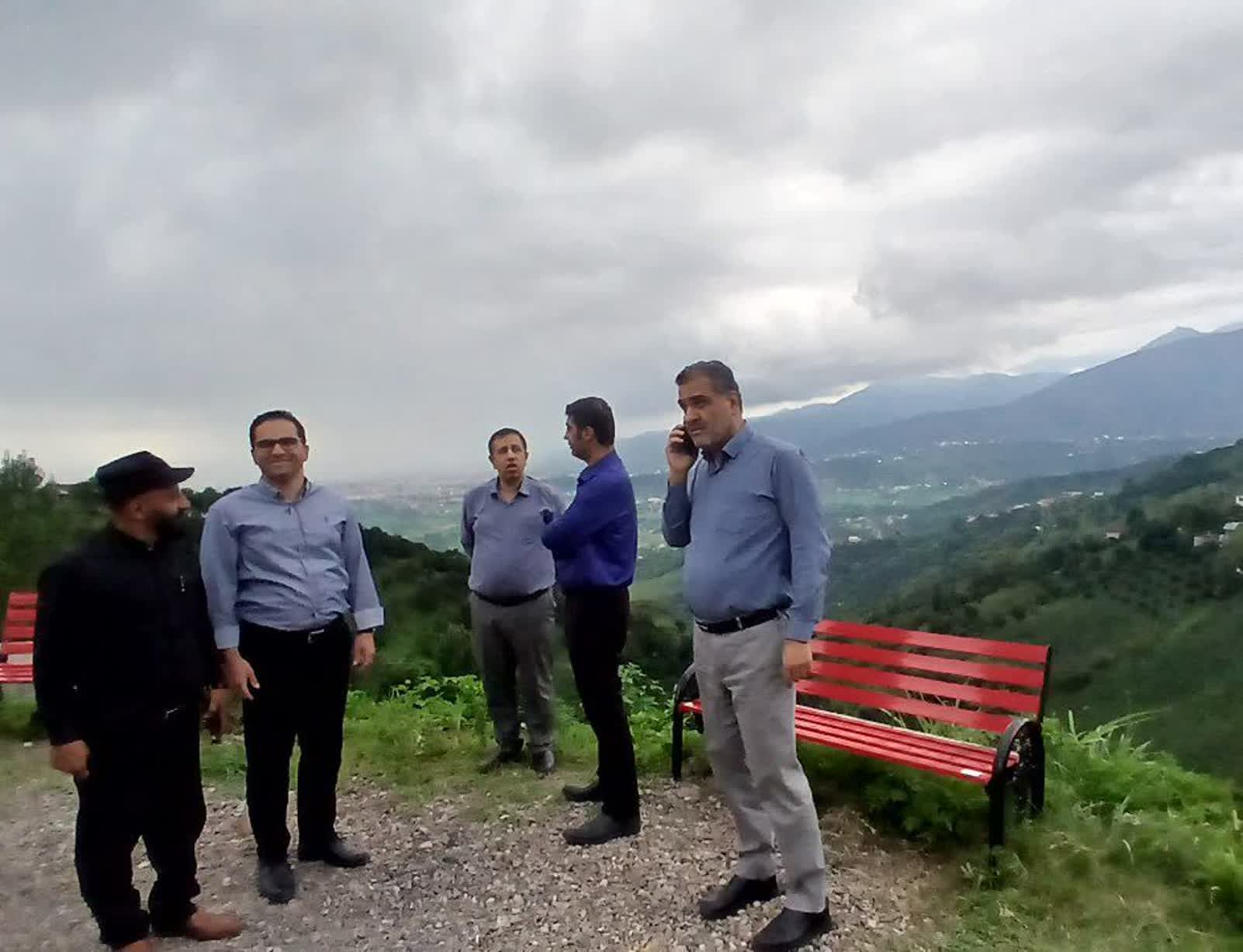 دهیاران نسبت به پروژه های راهبردی نا تمام روستایی همت کنند