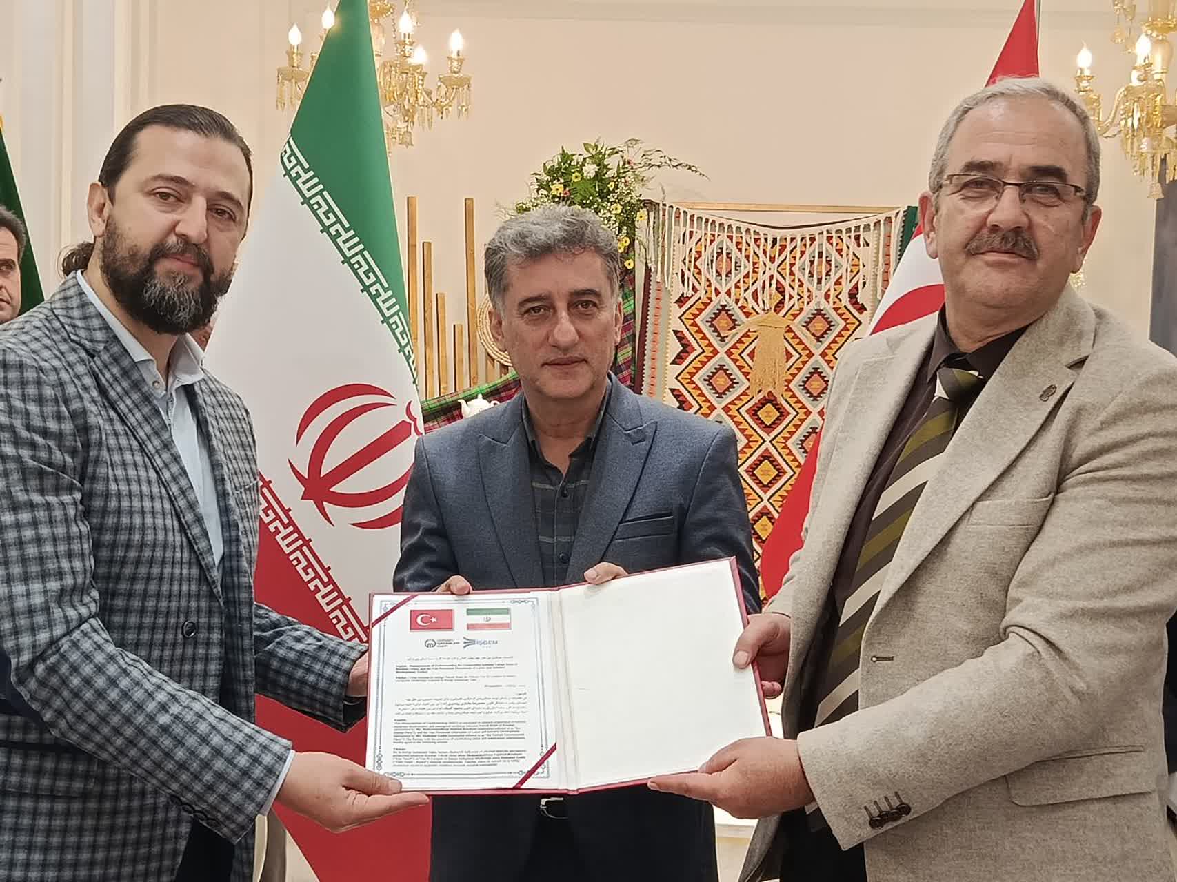 سرمایه گذاران وان ترکیه در رودسر تفاهمنامه هایی امضا کردند