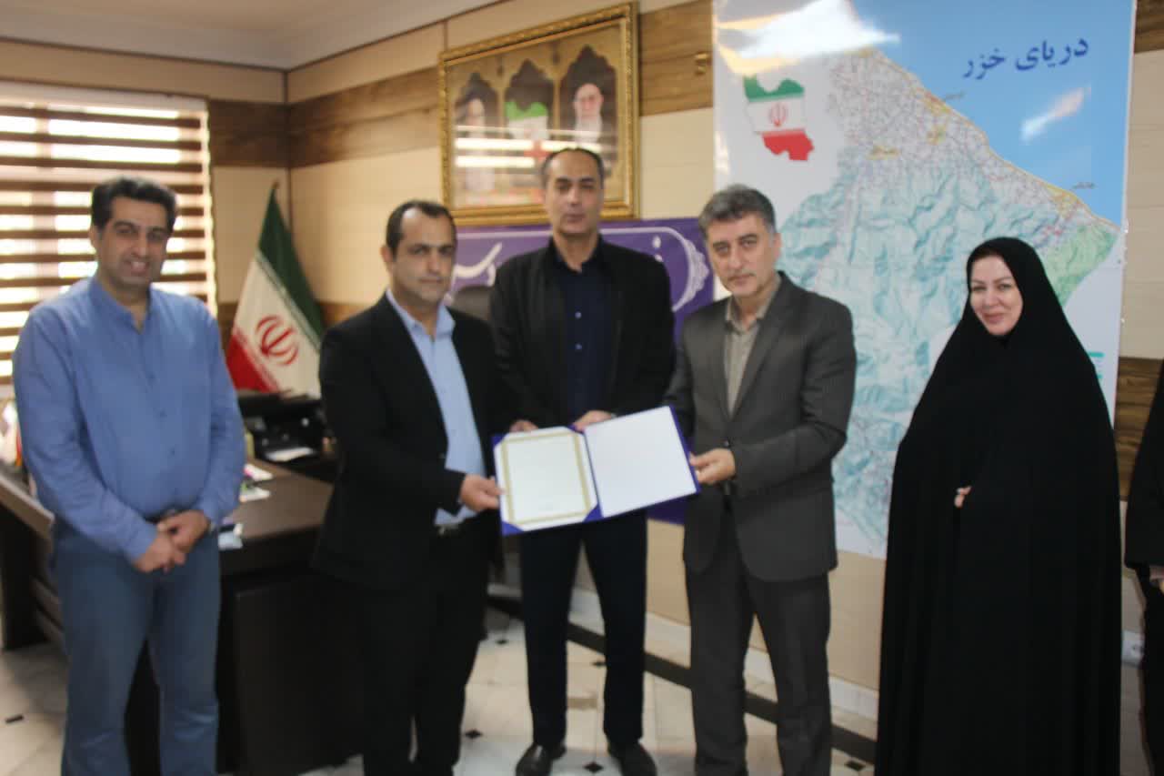 رئیس دبیرخانه 